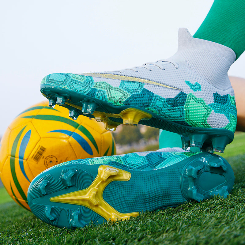 Men's Outdoor Sports Soccer Shoes in Microfiber Material