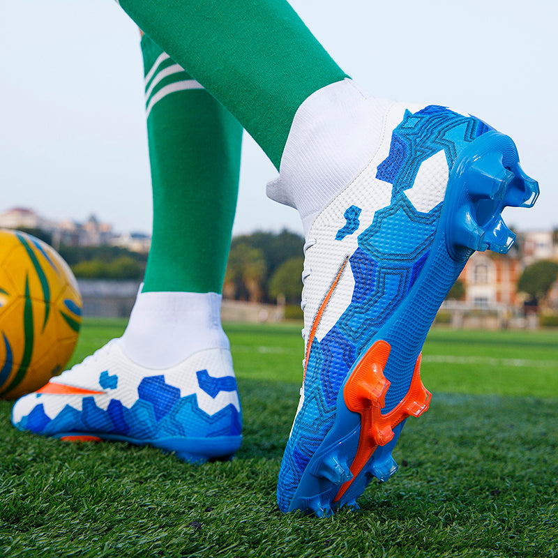 Men's Outdoor Sports Soccer Shoes in Microfiber Material